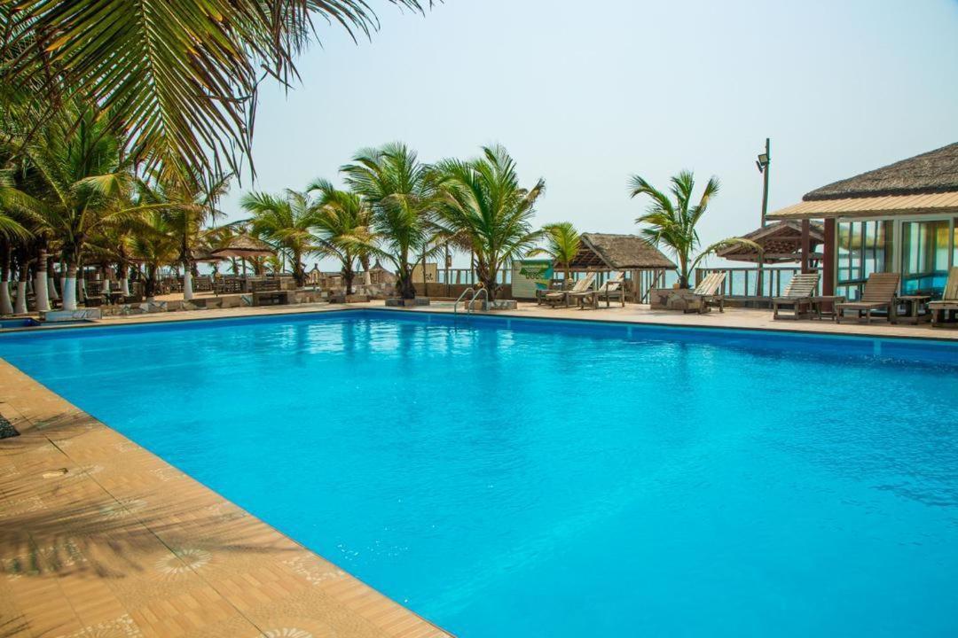 Ocean Green Beach Resort Prampram Esterno foto